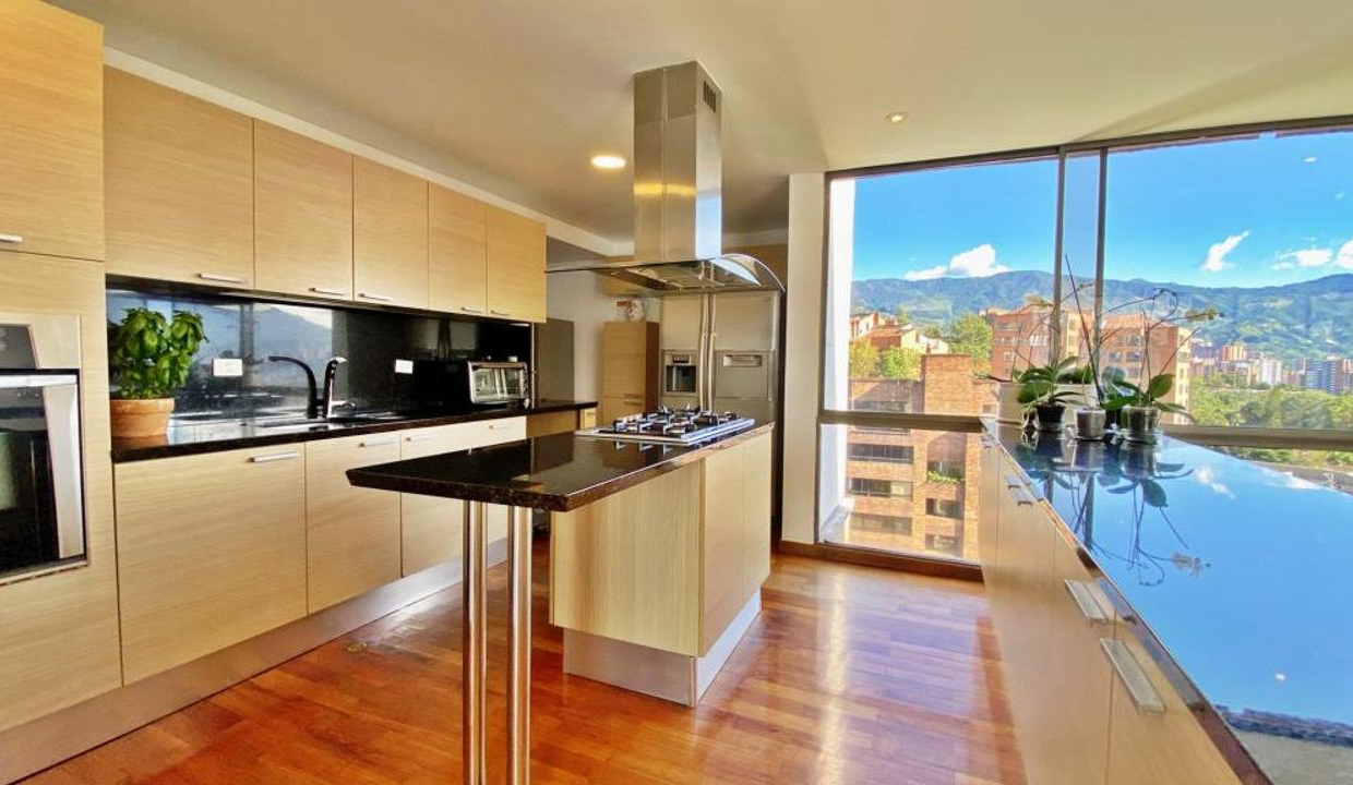 Luxurious Penthouse with Private Pool in El Poblado | Elite Medellin
