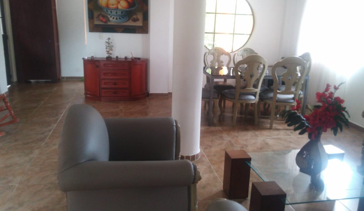 enchanting-estate-in-the-coffee-triangle-for-sale-dining-room